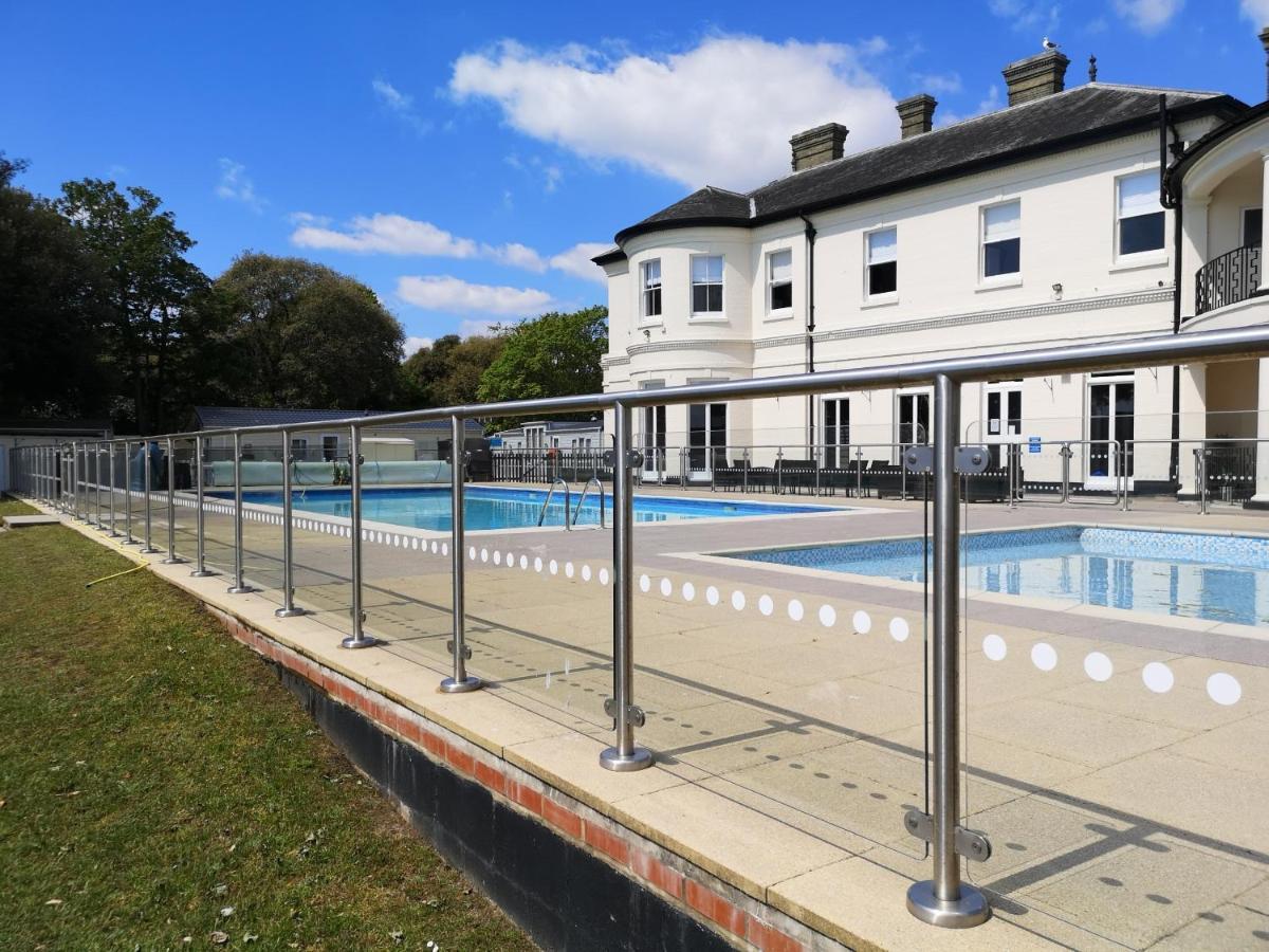 Mudeford Beach Lodge Dış mekan fotoğraf