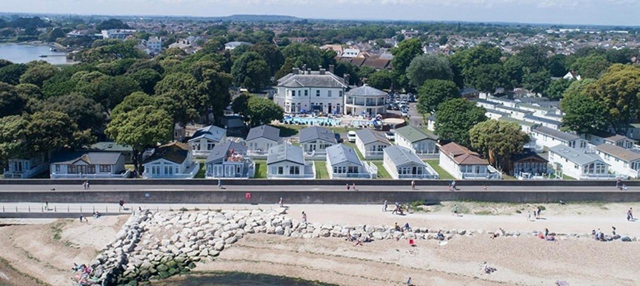 Mudeford Beach Lodge Dış mekan fotoğraf