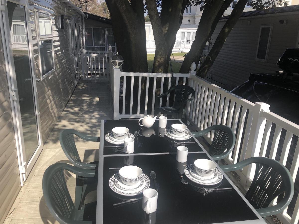 Mudeford Beach Lodge Dış mekan fotoğraf